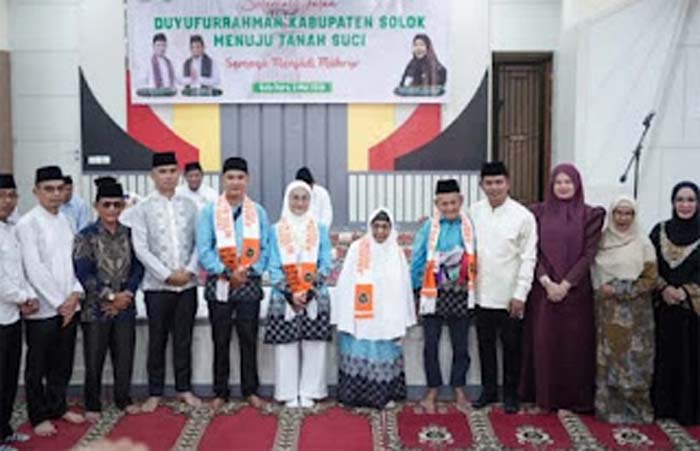 Foto bersama perwakilan jemaah calon haji Kabupaten Solok.