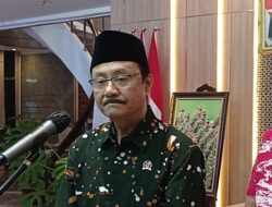 Mensos Gus Ipul Klarifikasi Anggaran Sepatu Sekolah Rakyat Rp700 Ribu