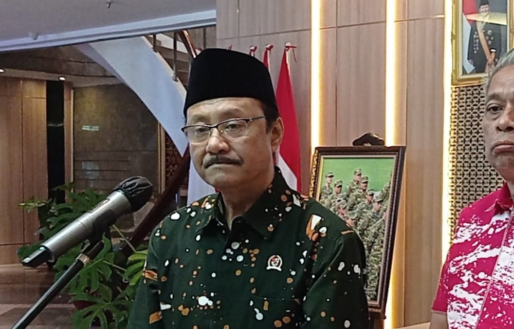 Menteri Sosial Saifullah Yusuf (Gus Ipul) jelaskan viral pengadaan sepatu Sekolah Rakyat tembus Rp700.000 per pasang.