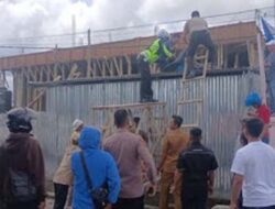 Satlantas Polresta Bukittinggi dan Damkar Evakuasi Pekerja Tersengat Listrik di Agam