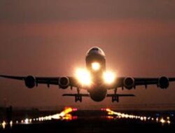 Pria Tewas Tertabrak Pesawat Usai Terobos Landasan di Bandara Denver