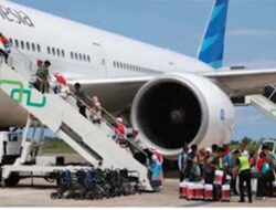 391 Jemaah Haji Kloter 07 Embarkasi Padang Berangkat ke Madinah dengan Penerbangan Tepat Waktu
