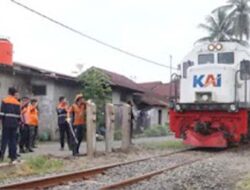 KAI Divre II Sumbar Tutup Perlintasan Liar di Lubuk Alung Demi Keselamatan