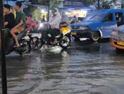 Hujan Deras Picu Banjir di Jalan Padang Indarung, Sejumlah Wilayah Terdampak
