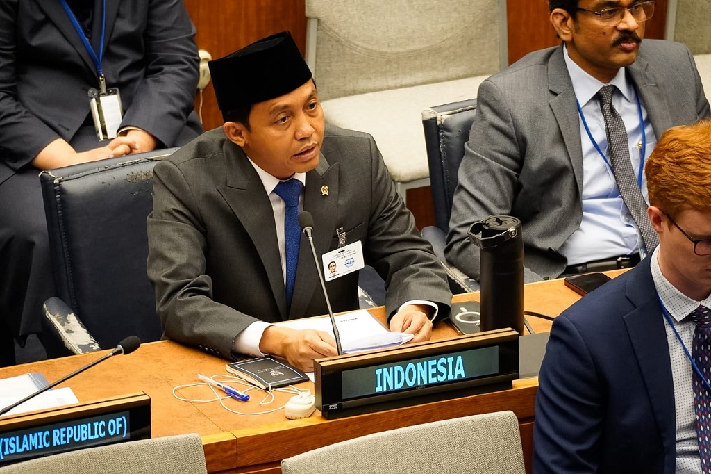 Menhut Raja Juli Antoni.