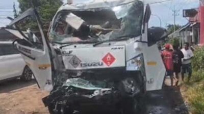 Kecelakaan beruntun melibatkan empat kendaraan di Jalur Pantura.