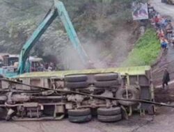 Pakar Unand Soroti Bahaya Jalur Sitinjau Lauik, Rawan Kecelakaan Kendaraan Berat