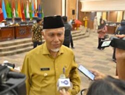 Gubernur Mahyeldi Beri Catatan Dua Ranperda Strategis di DPRD Sumbar