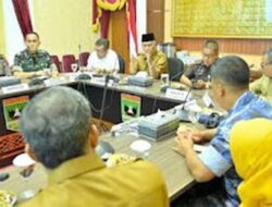 Gubernur Mahyeldi Desak Forkopimda Bersatu Berantas Tambang Emas Ilegal di Sumbar