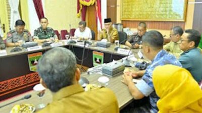 Gubernur Mahyeldi Desak Forkopimda Bersatu Berantas Tambang Emas Ilegal di Sumbar