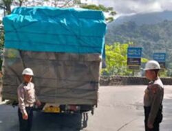 Kemacetan di Sitinjau Lauik Ganggu Arus Padang–Solok Padang akibat Truk Mogok