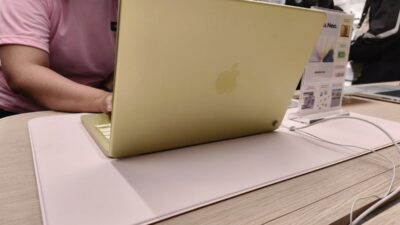 MacBook Neo resmi hadir di Indonesia.