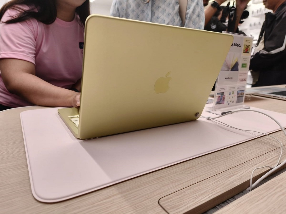 MacBook Neo resmi hadir di Indonesia.