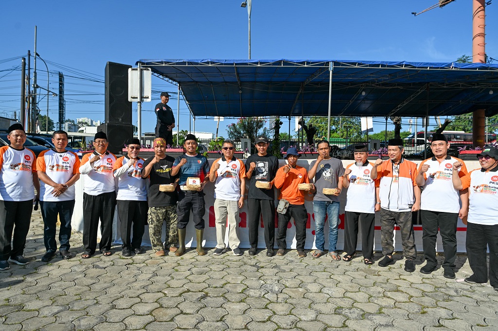 DPP PKS menyembelih sebanyak 73 ekor sapi pada Idul Adha 1447 Hijriah. Beberapa di antaranya disalurkan langsung ke daerah bencana alam di Sumatra.