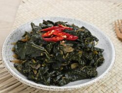 Resep Tumis Daun Pepaya Anti Pahit, Gurih dengan Ikan Teri