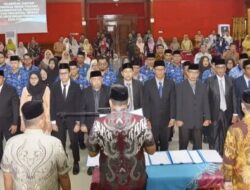 Yota Balad Lantik 52 ASN Perkuat Strategi Kerja Pemko Pariaman