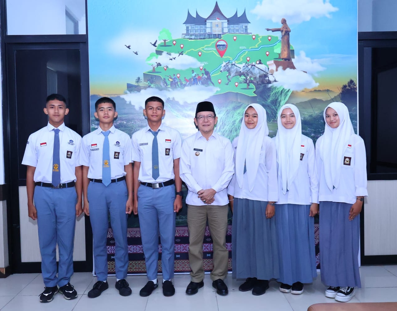 Walikota Zulmaeta Lepas Enam Calon Paskibraka, Target Tembus Nasional
