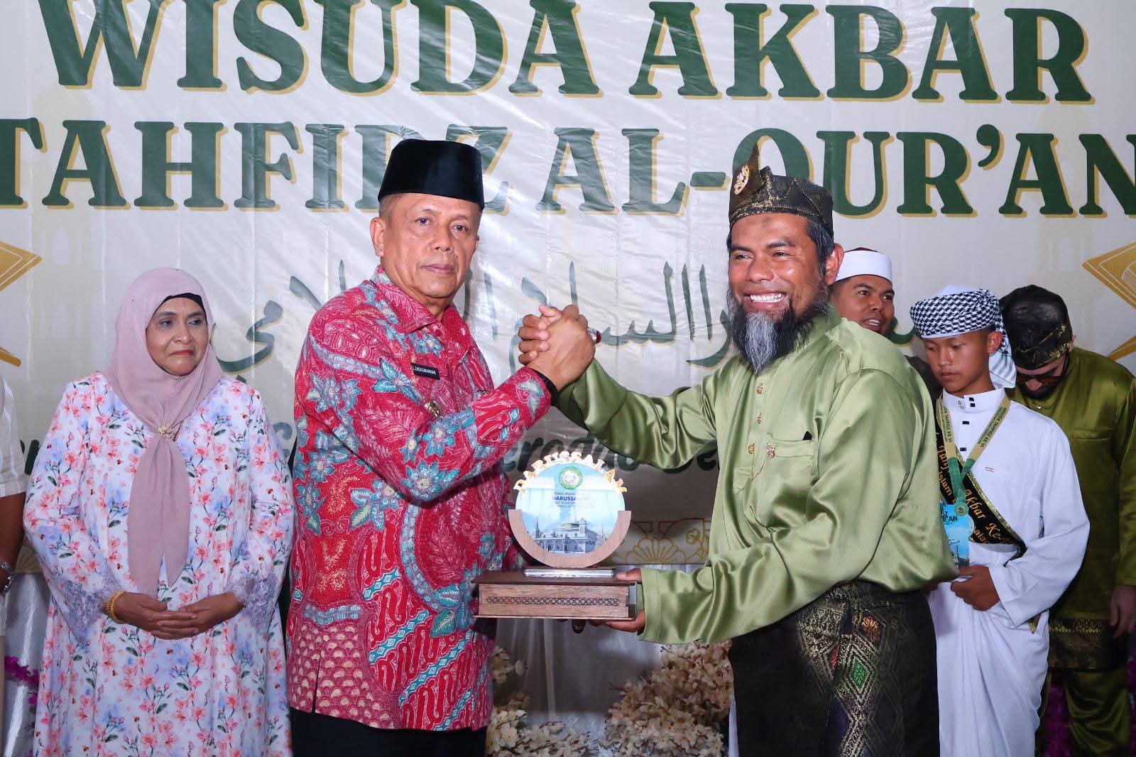 102 Santri Darussalam Ikuti Wisuda Tahfidz, Wawako Elzadaswarman Tekankan Penguatan Iman