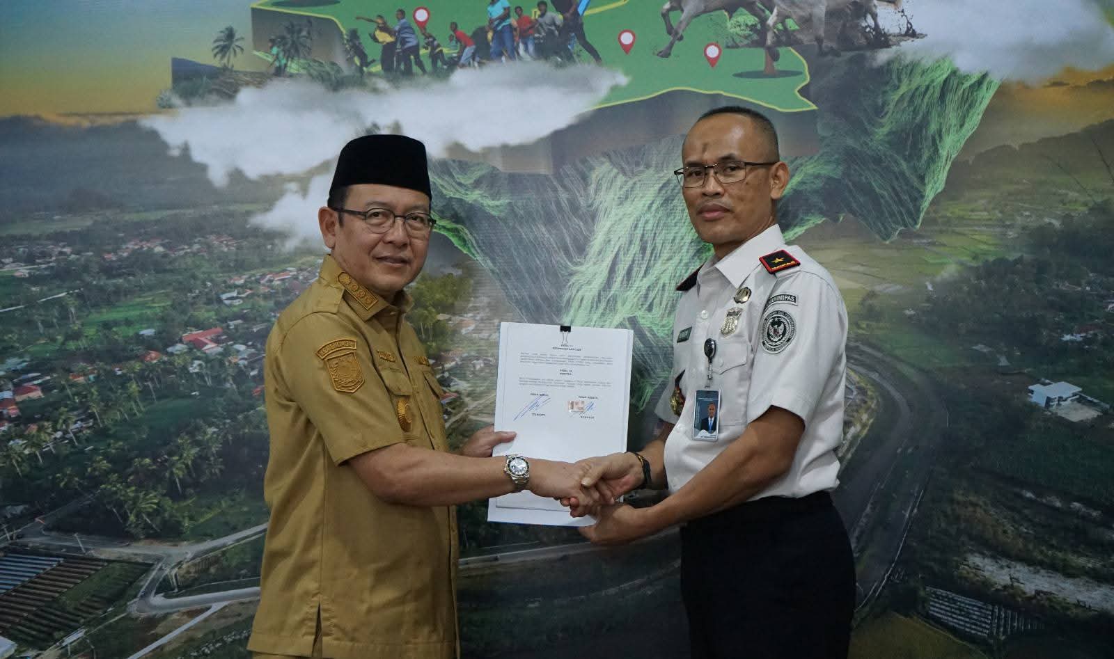 Pemko Payakumbuh dan Ditjenim Sumbar Teken MoU Layanan Keimigrasian di MPP