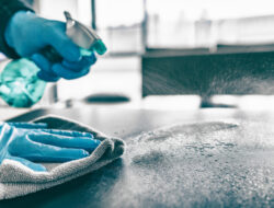 Proses Deep Cleaning pada Gedung Perkantoran