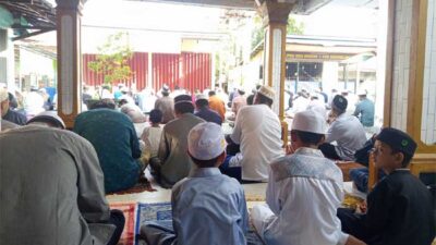 Jamaah Shalat Idul Adha Meluber ke Jalan, Masjid Jami’ At-Taqwa Dipadati Warga Selat Tengah