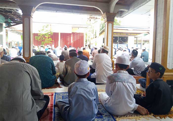 Jamaah Shalat Idul Adha Meluber ke Jalan, Masjid Jami’ At-Taqwa Dipadati Warga Selat Tengah
