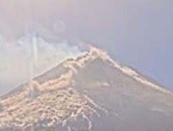 Gunung Merapi Keluarkan Awan Panas Sejauh 2 Km, Status Masih Siaga Level III