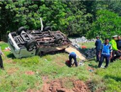 Pikap Terguling di Tol Medan–Tebing Tinggi Diduga Akibat Pecah Ban, Tiga Orang Luka Ringan