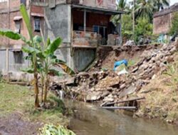 Hujan Deras di Pasaman Barat Picu Fondasi Terminal Simpang Empat Amblas
