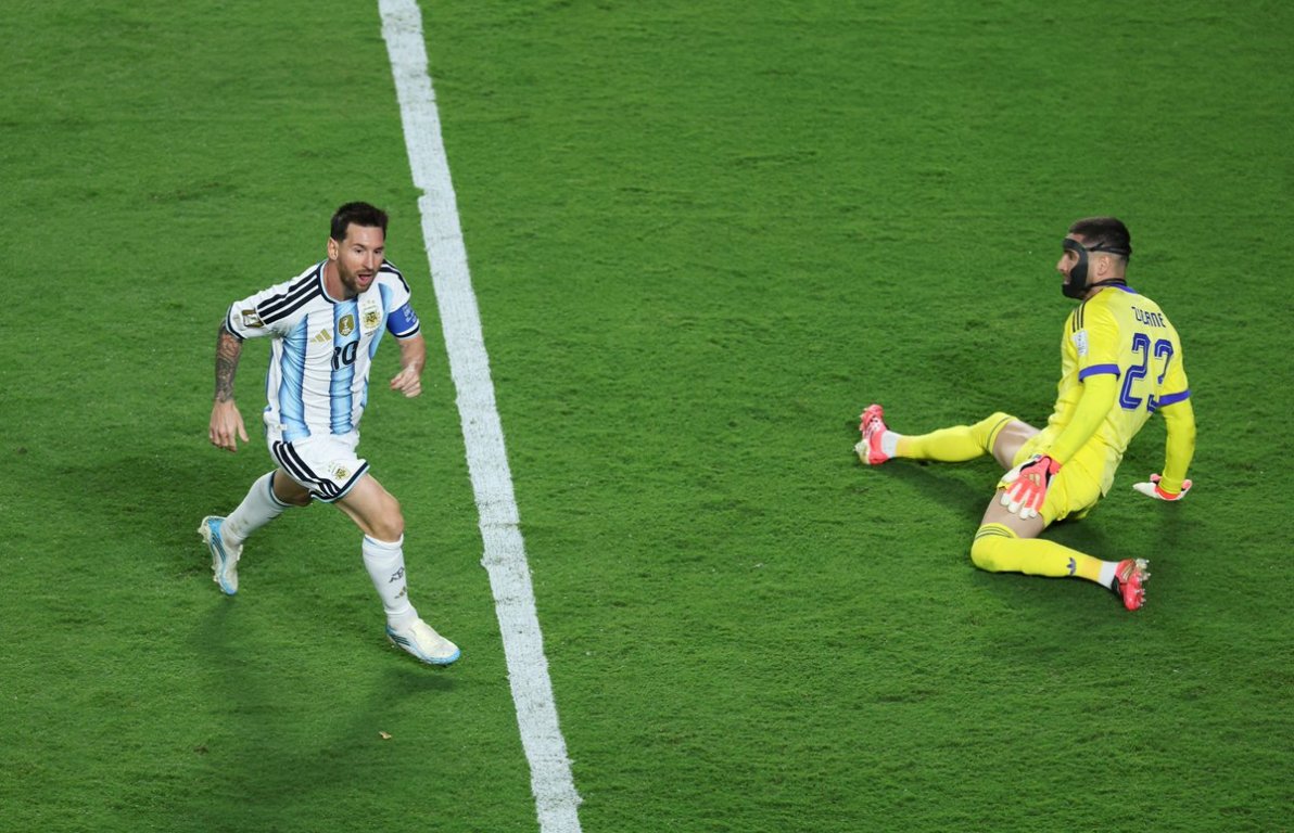 Erling Haaland bereaksi atas hattrick Lionel Messi di matchday 1 Piala Dunia 2026.