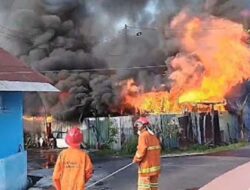 Asrama TNI di Palangka Raya Terbakar, Api Cepat Melahap Bangunan Barak