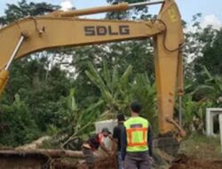 Pemkab Dharmasraya Gerak Cepat, Bangun Jembatan Darurat di Nagari Kurnia Selatan