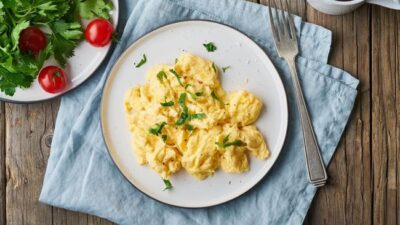 Berikut rekomendasi menu sarapan tinggi protein yang baik buat otot dan otakmu.
