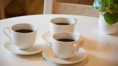 Bolehkah Ibu Menyusui Minum Kopi? Ini Penjelasan dan Batas Aman Kafein
