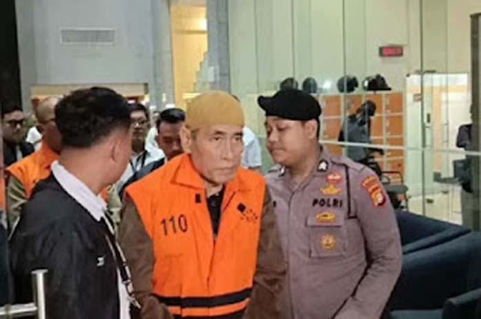 Asrul Azis Taba, tersangka kasus dugaan korupsi kuota haji.