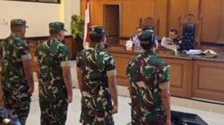 Empat prajurit TNI terdakwa penyiraman air keras.