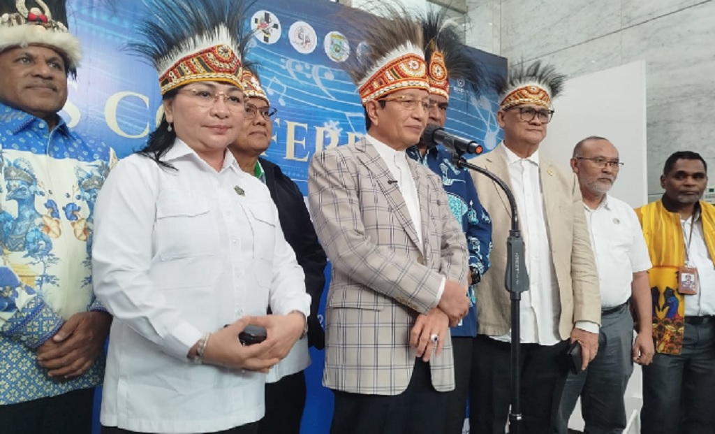 Menteri Agama Nasaruddin Umar saat konferensi pers Kick off Pesparawi Nasional XIV di Kantor Kementerian Agama, Jakarta, Selasa (2/6/2026).