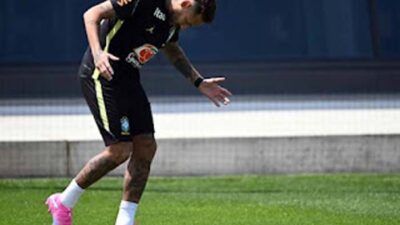 Neymar Jr dipastikan kembali memperkuat Timnas Brasil usai cidera.