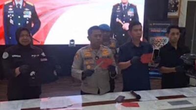 Satreskrim Polrestabes Bandung saat ekspose kasus begal sadis