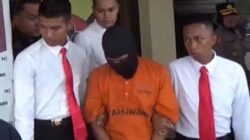 Polisi menangkap pelaku penyiraman air keras kepada dua bocah kakak adik di Sumedang.