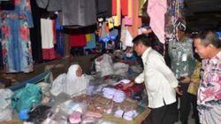 Bupati Padang Pariaman, John Kenedy Azis, sidak ke pasar.