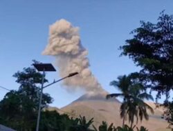 Gunung Lewotobi Laki-Laki Erupsi Hebat, Kolom Abu Capai 2.500 Meter di Atas Puncak