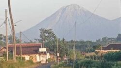 Gunung Semeru.