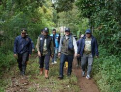 Tembus Jalur Ekstrem, Ariansyah Wakili Gubernur Jambi Panen Kopi di Kerinci