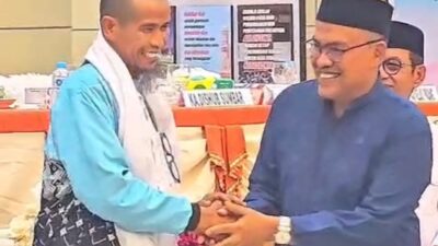 Sekdaprov Sumbar Sambut Kepulangan Kloter 1 Jemaah Haji Debarkasi Padang, 390 Jemaah Tiba dengan Selamat