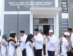 Momen Haru di Masjid Agung Ar-Raudhah, Jelamaah Haji Pulang Pisau Tiba dari Tanah Suci