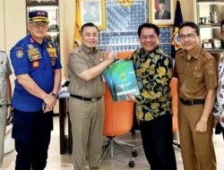 Bupati Padang Pariaman ke Pemprov DKI Jakarta Serahkan Proposal Hibah Mobil Damkar dan Armada Sampah