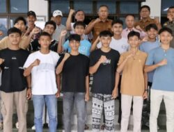 Wawako Mulyadi Lepas 14 Atlet U-19 PBVSI Pariaman ke Kejurprov Sumbar 2026