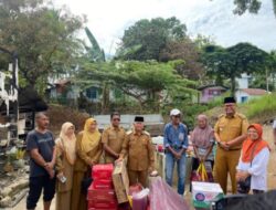 Wakil Walikota Solok Serahkan Bantuan Kepada Korban Kebakaran di Nan Balimo