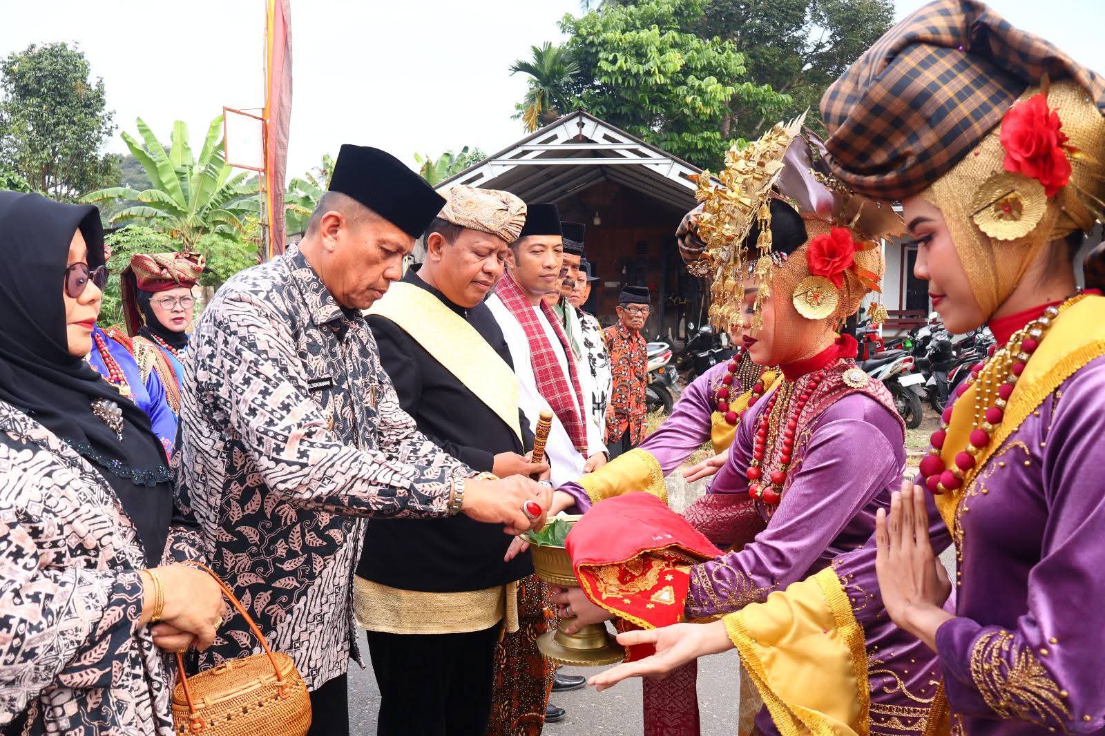 Aie Tabik awali Mambangkik Tradisi Adat Salingka Nagari 2026 di Payakumbuh